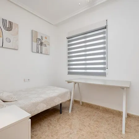Prime 2bdrm Ibanez *